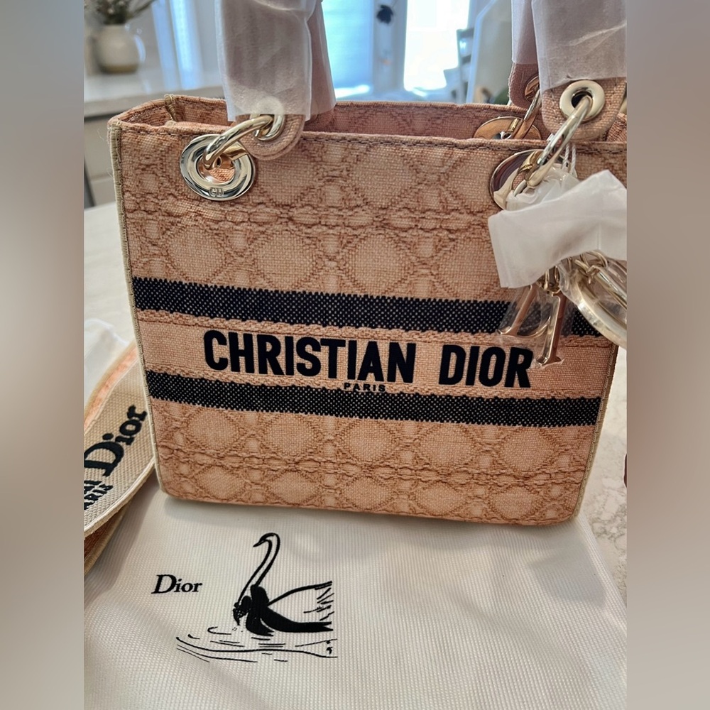 Canvas handbag.  Beautiful & new!